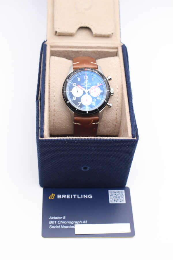 Breitling Aviator B01 Chronograph Mosquito 43 – Bild 2